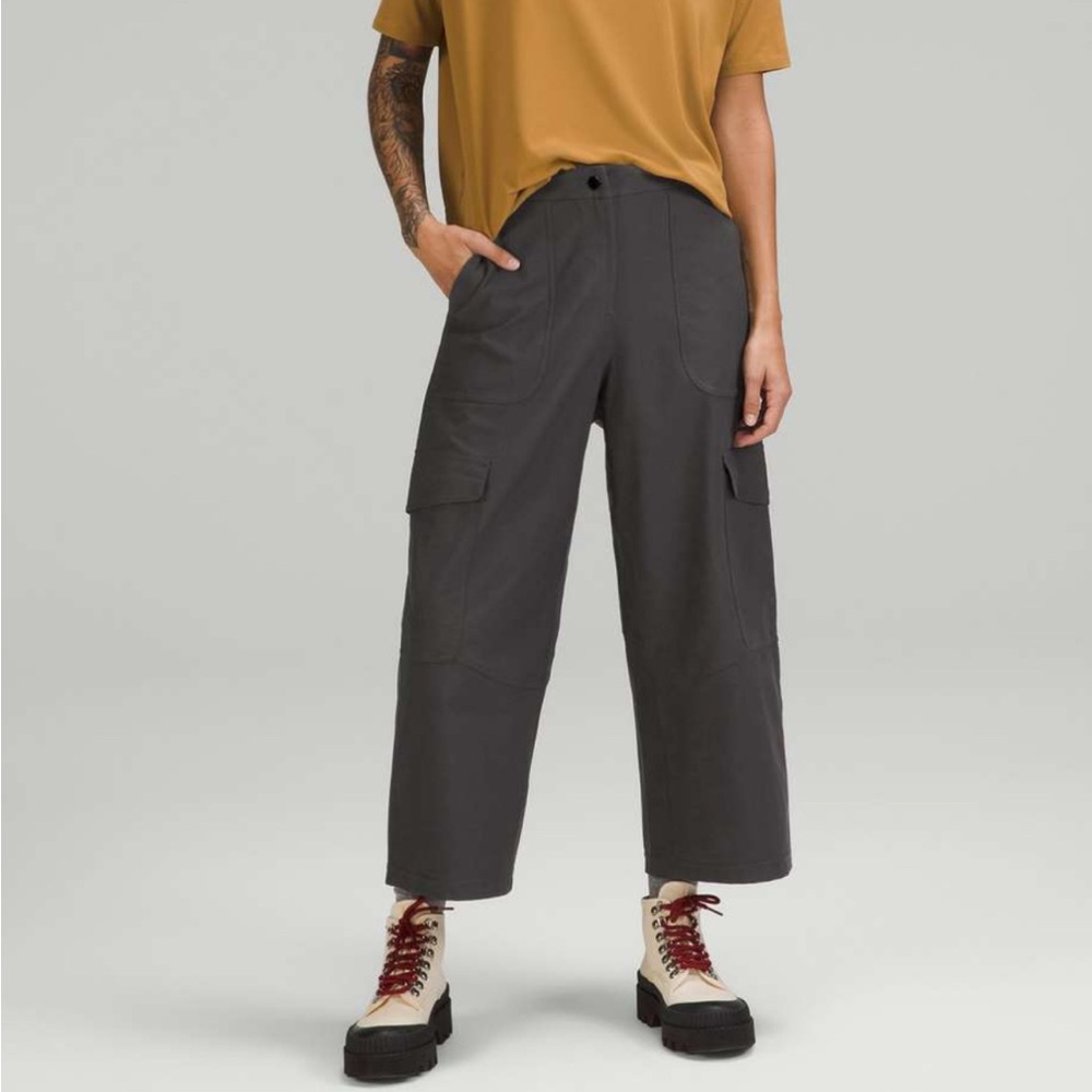 Lululemon Light Utilitech Cargo Pocket High-Rise Cropped ankle pants capris 29